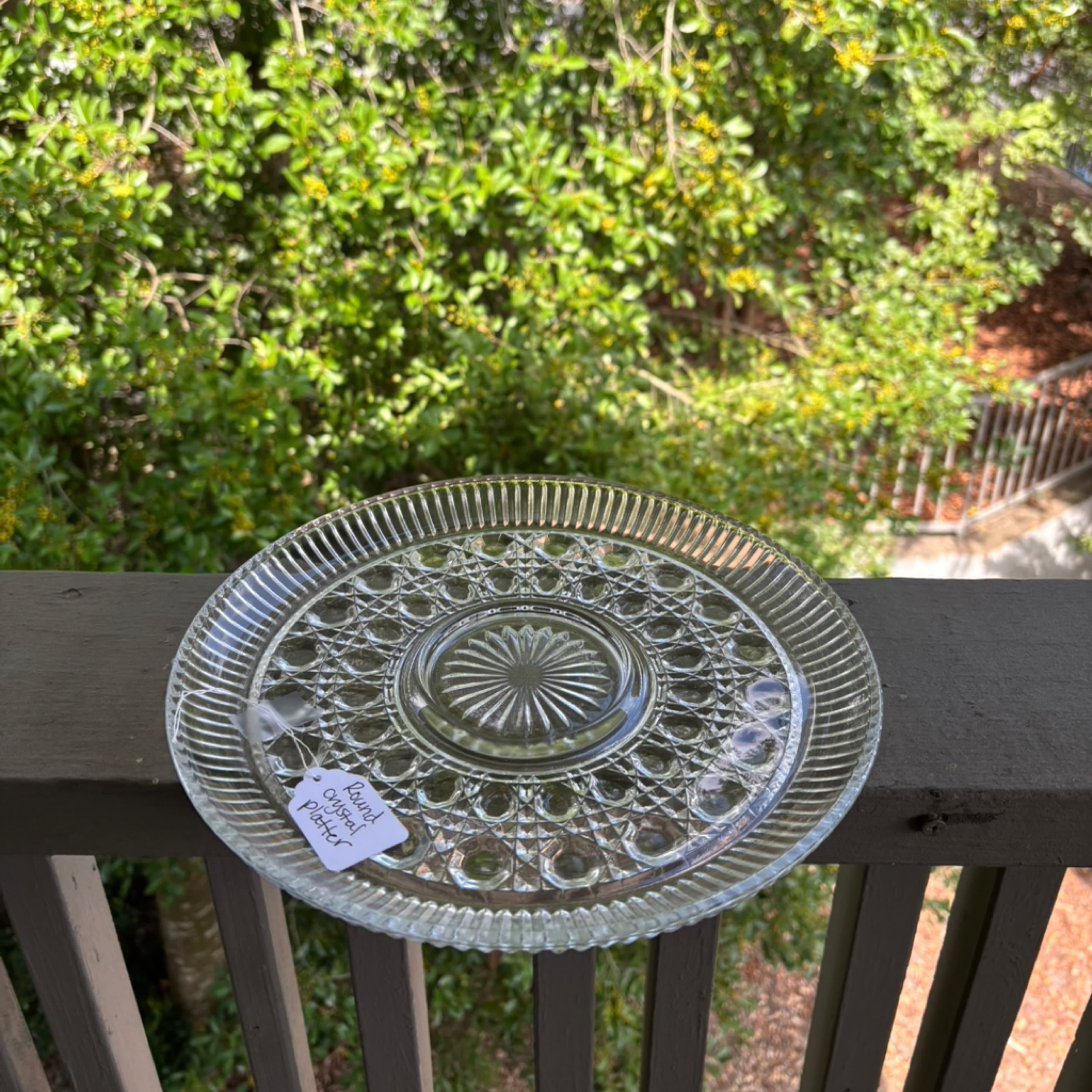 Round crystal platter