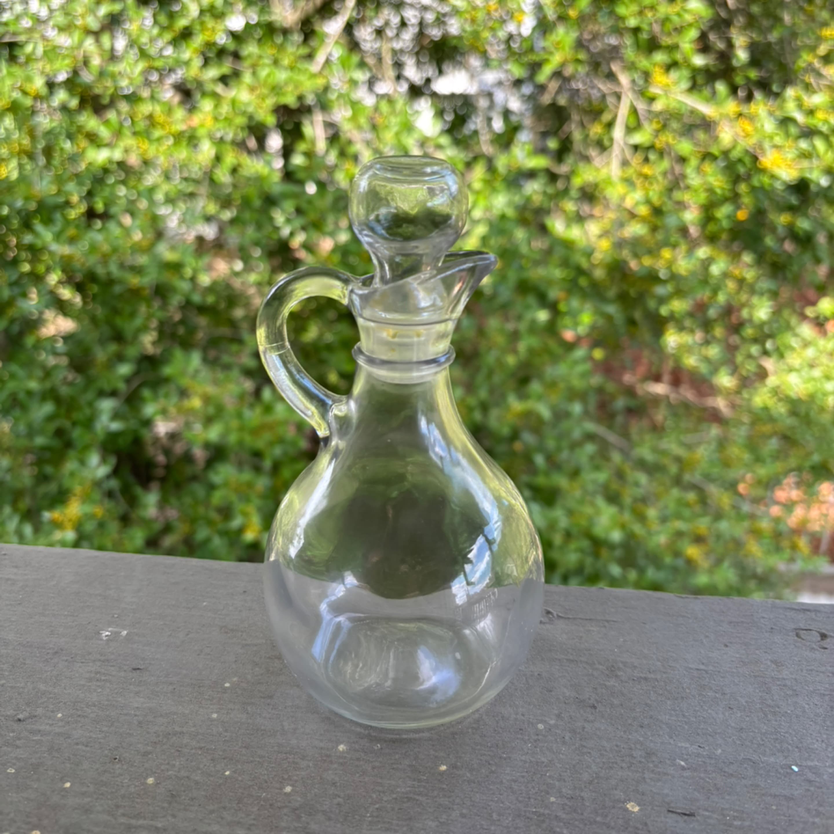 Oil bottle