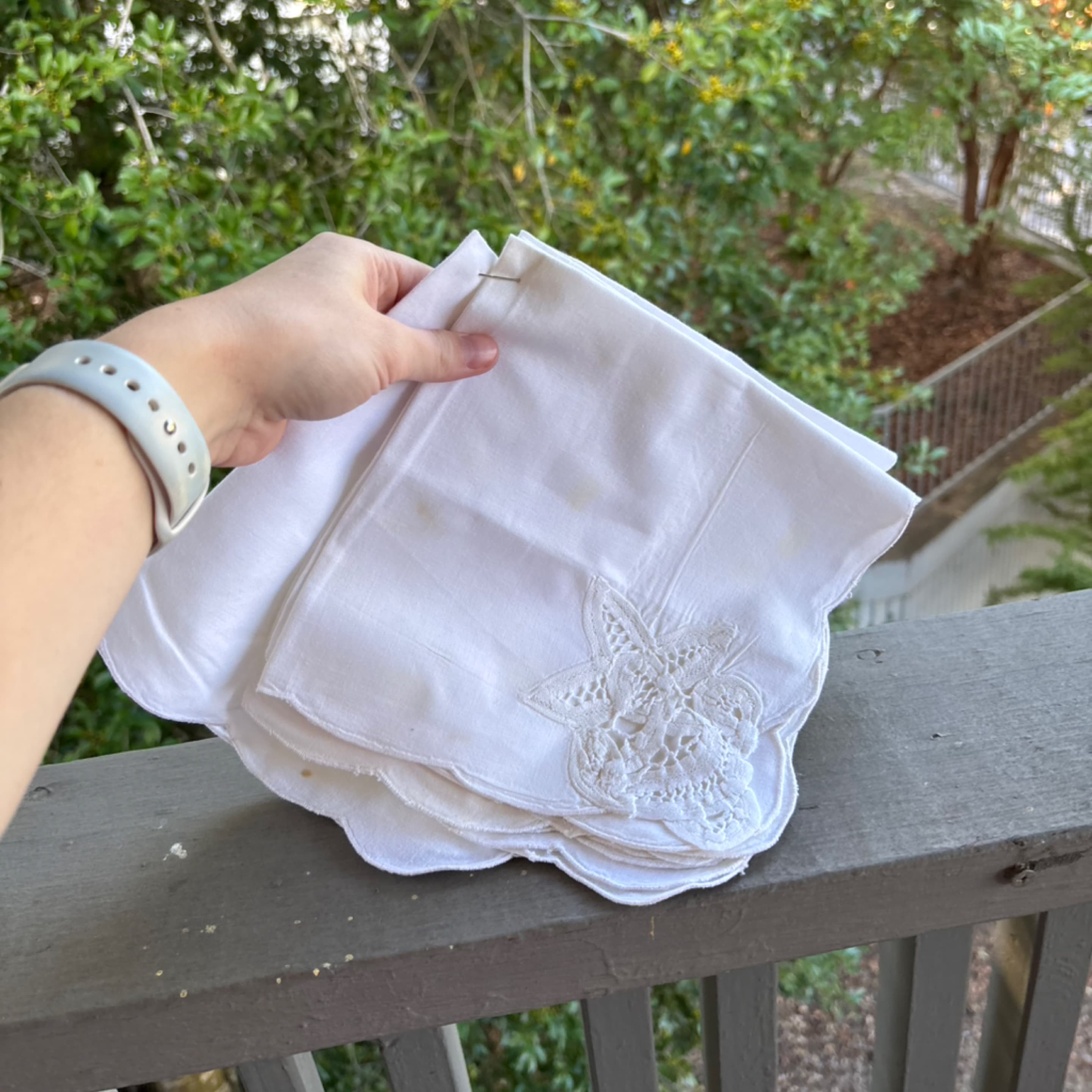 Eyelet lace napkins - set of 4